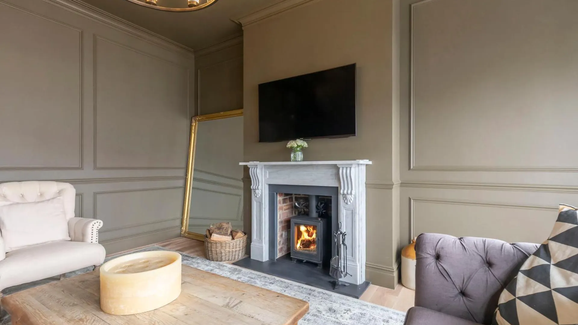 Luxury 6 Bedroom Period Home With Sauna And Gym Cheltenham Villa