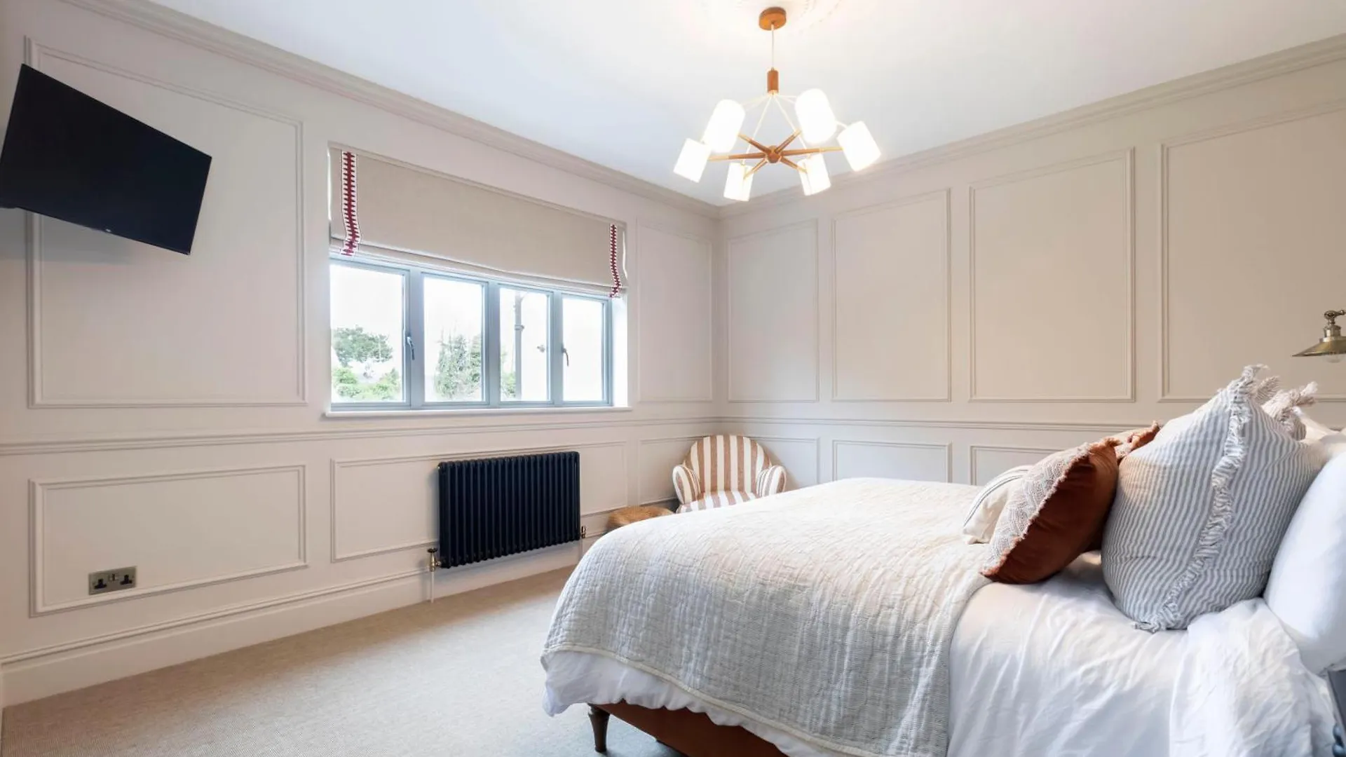 Luxury 6 Bedroom Period Home With Sauna And Gym Cheltenham 0*,  United Kingdom