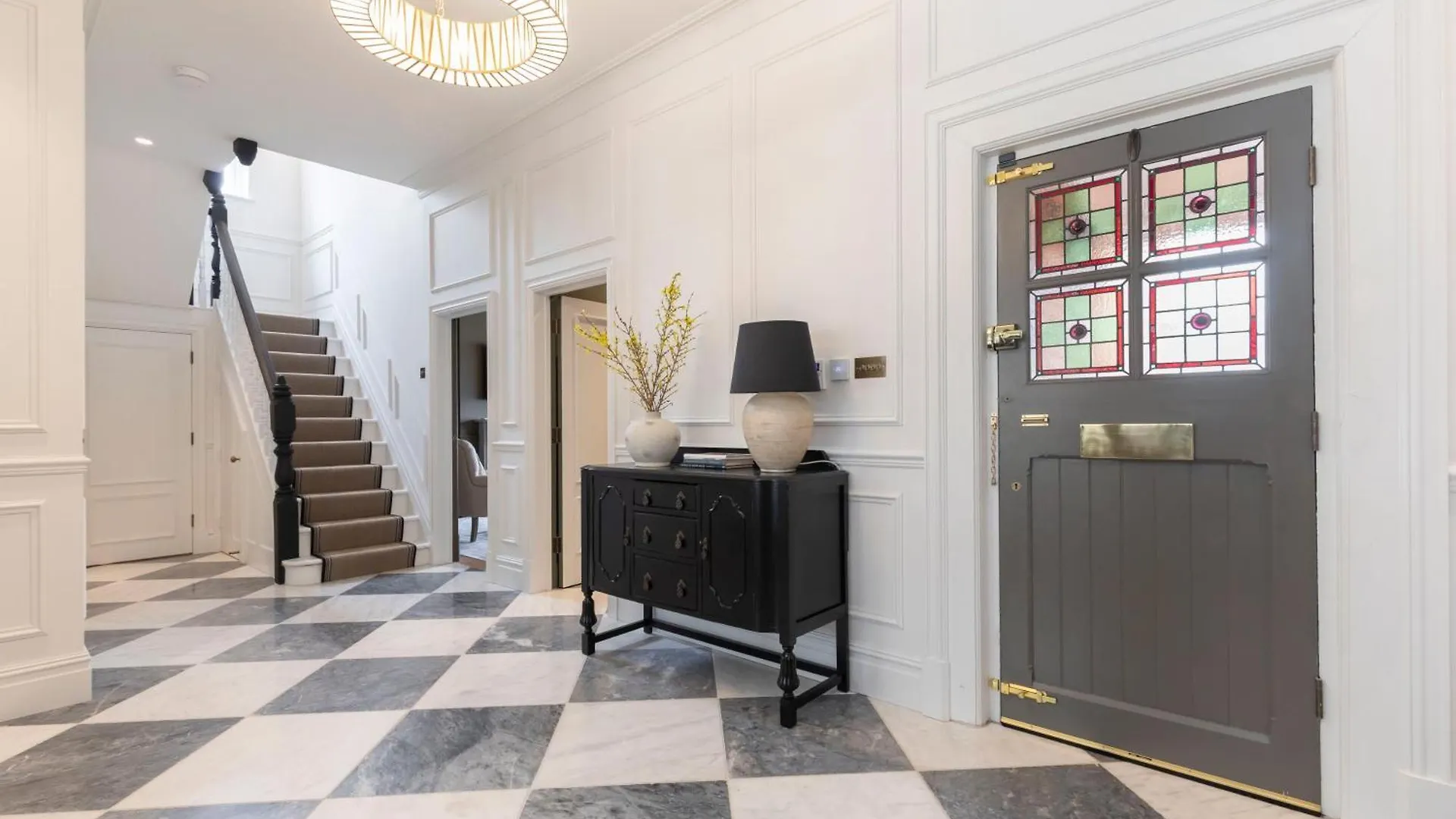 Villa Luxury 6 Bedroom Period Home With Sauna And Gym Cheltenham