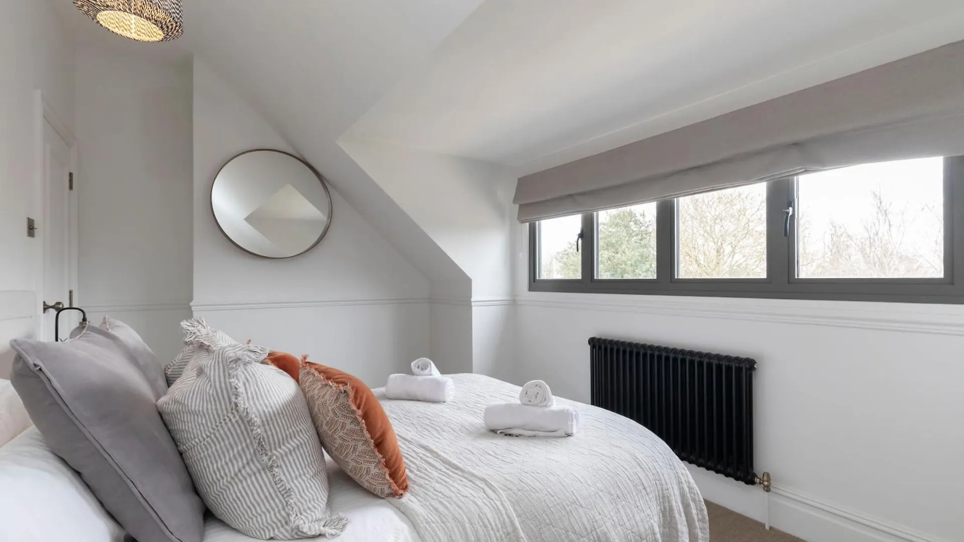 Luxury 6 Bedroom Period Home With Sauna And Gym Cheltenham Villa