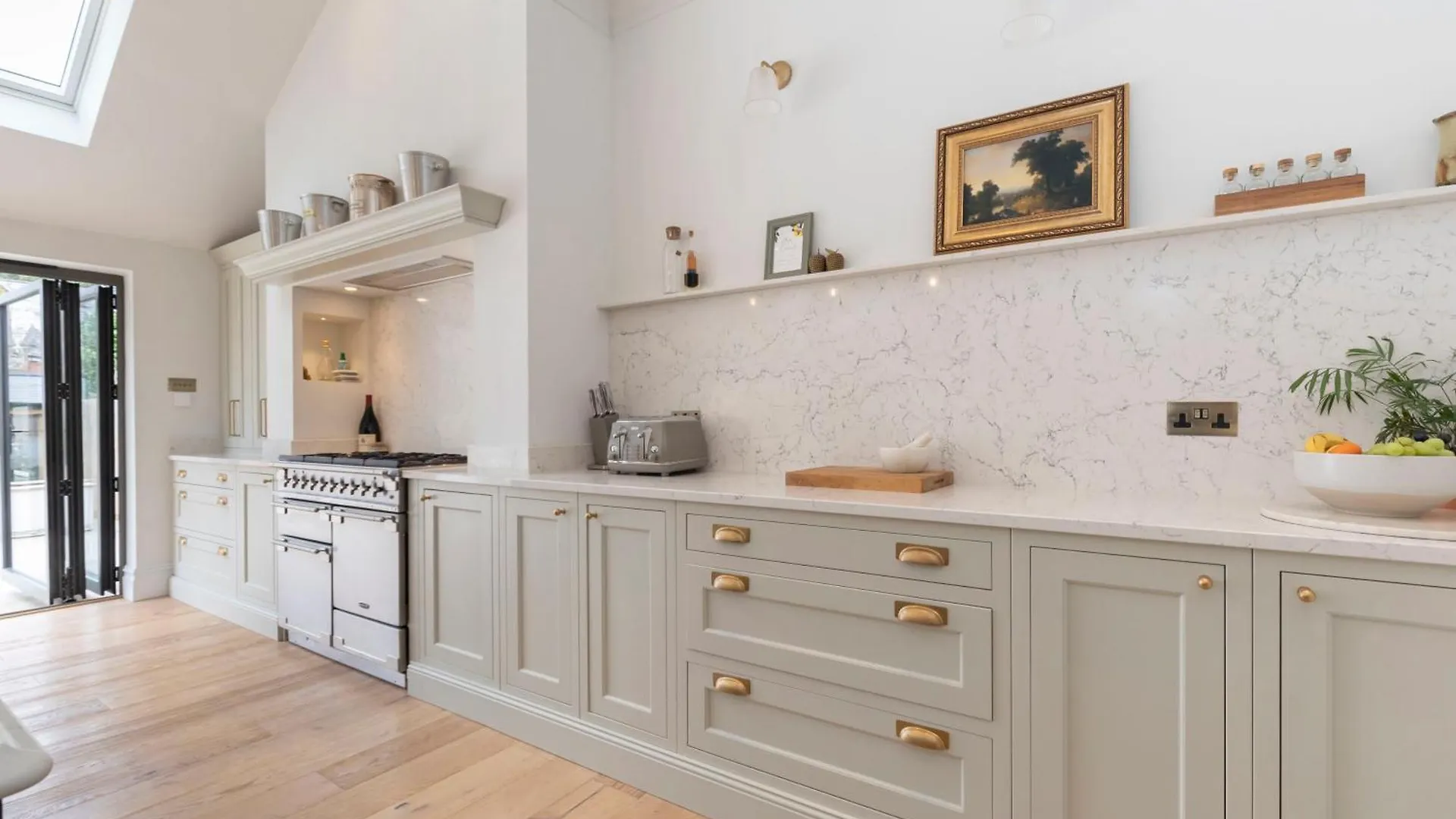 Luxury 6 Bedroom Period Home With Sauna And Gym Cheltenham